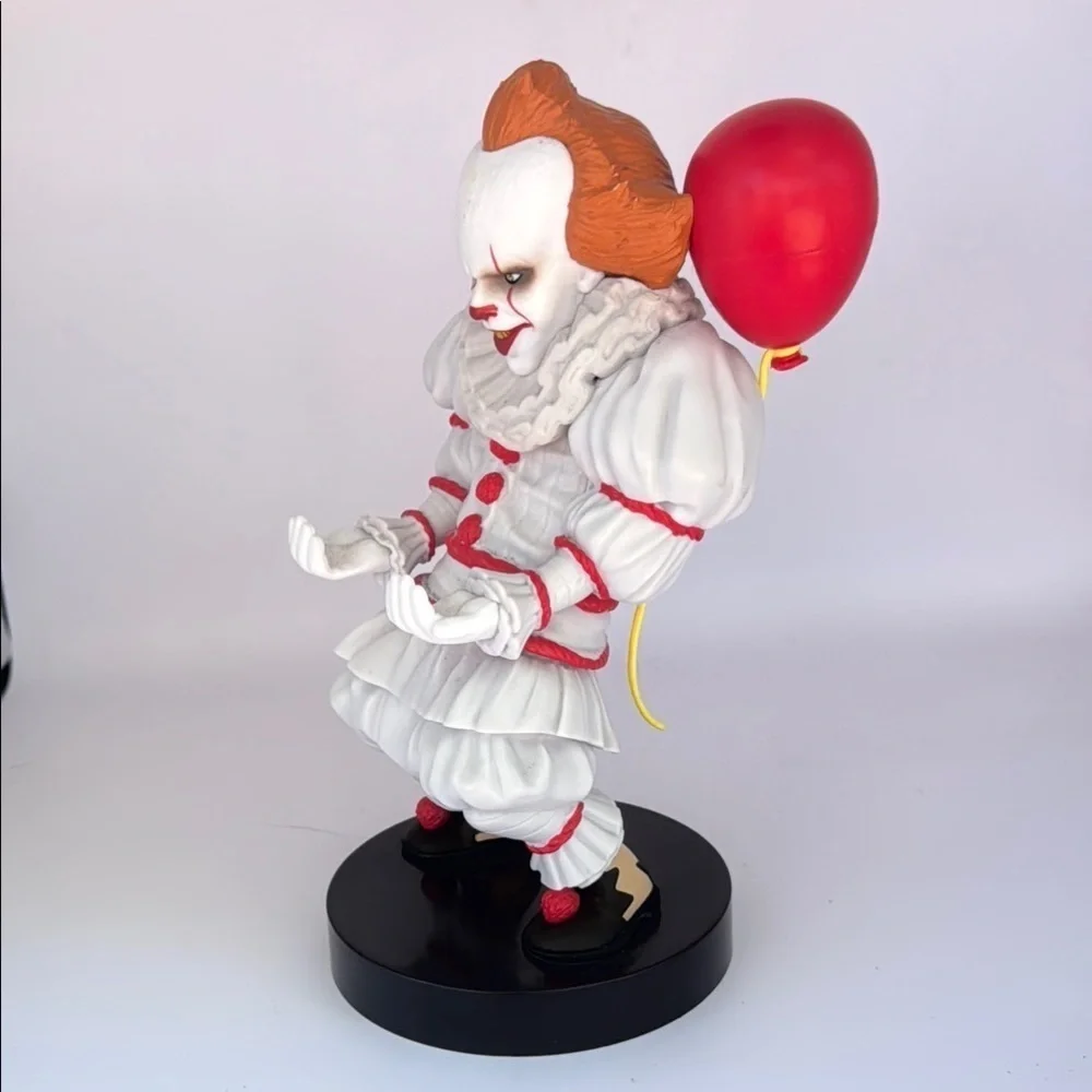 IT White and Red Clown PHONE REMOTE FAMING HOlDER Figurine
